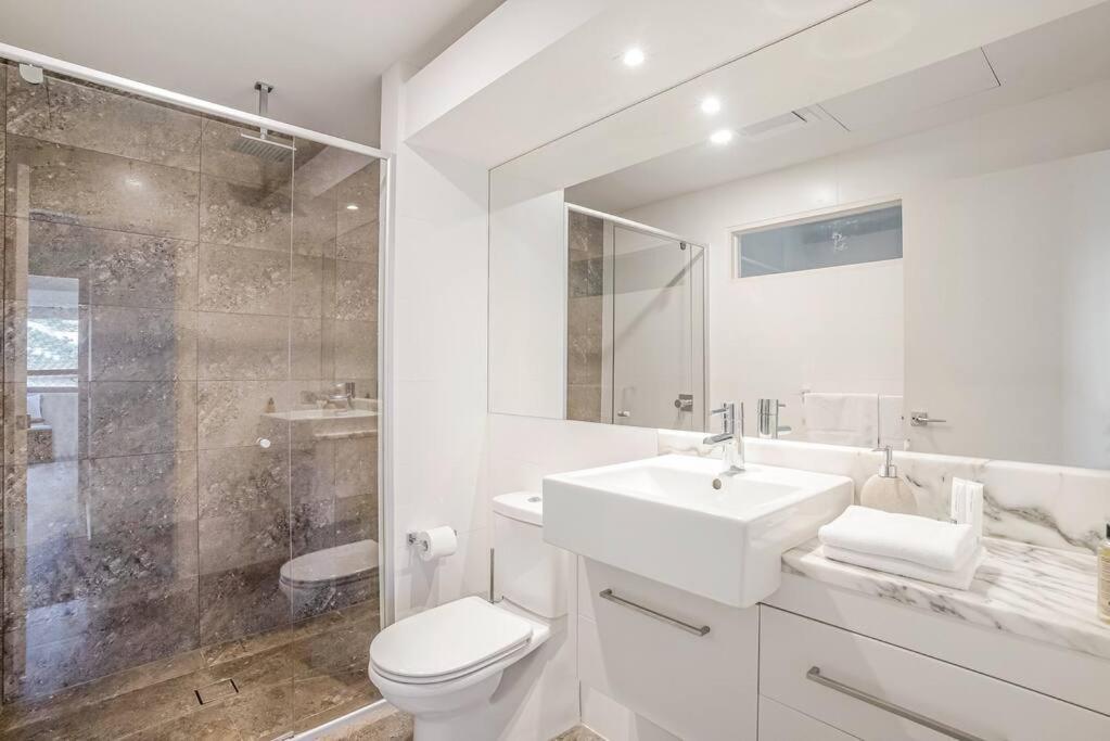 Fuller Holidays- Lot 7 - Byron Penthouse With Pool Apartment Byron Bay